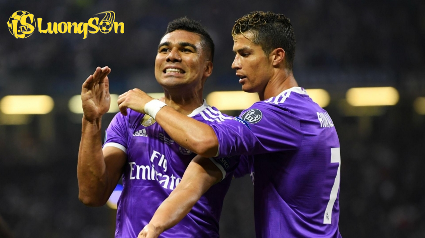 Casemiro có thể thi đấu cùng Ronaldo tại Al Nassr (Ảnh: Getty).