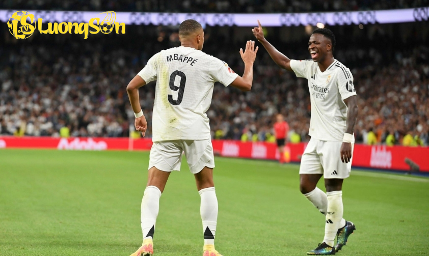 Mbappe và Vinicius dần tạo nên sự ăn ý trong màu áo Real Madrid. Ảnh: Getty